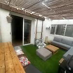 Maison Familiale A 2 Min A Pied De L'institut A Armand Calme Jeux Babyfoot Jacuzzi Proche Semesterbostad Saint-Laurent-dʼAigouze